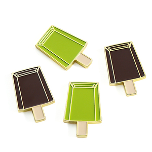 Aiguille personnalisée personnalisée Minder magnétique dessin animé crème glacée émail broches aiguille gardien avec aimant dos - Product Image 4