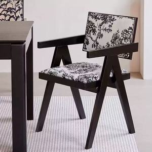 Sillón Moderno de Madera Negra con Asiento y Respaldo de Ratán, Patas Cónicas, Silla de Acento Cómoda - Product Image 3
