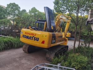 Excavadora de cadenas Komatsu PC220-7 PC220-8 de 22 toneladas usada en Japón, con pocas horas de trabajo, excavadora hidráulica en venta - Product Image 4