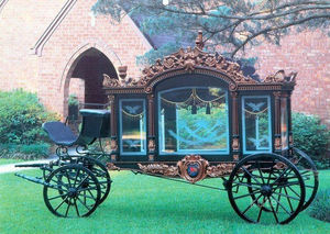 Carroza Fúnebre Eléctrica de Lujo con Ataúd de Cristal de Color Personalizado para Venta al por Mayor a Funerarias Globales - Product Image 2