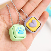Porte-clés en plastique en forme de cactus à motif de dessin animé, anti-stress, à pression, pour la vente en gros