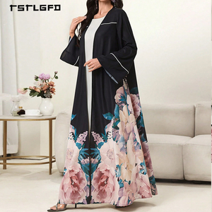 Robe longue kimono de luxe modeste pour femme en mousseline noire, style abaya à devant ouvert, imprimé floral pivoine, bordure et passepoil blancs, manches cloche - Product Image 4