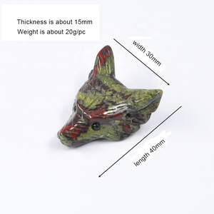 Estatua de animal de cristal curativo natural de 1.5 pulgadas, artesanía de tallado en piedra Reiki, cabeza de lobo de amazonita, amatista y piedra de sangre. - Product Image 2