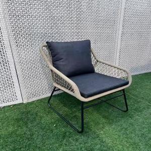 Silla cruzada de madera con marco de aluminio y cojines de poliéster Uso en jardín Sillas tejidas de ratán y madera de alta calidad - Product Image 3