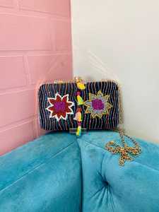 Elegante bolso de mano naranja bordado con cadena dorada para eventos nocturnos, precio al por mayor - Product Image 1