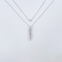 Collana da Donna Delicata in Oro Bianco 18K con Diamanti Coltivati in Laboratorio, Design Unico e Elegante a Goccia, Regolabile, per Clavicola