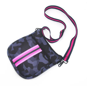 Sac bandoulière en néoprène rayé camouflage RTS pour femmes Sac à main en néoprène pour femmes Sac bandoulière en néoprène avec sangle réglable - Product Image 5