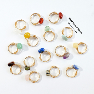 Vente en gros de pierres naturelles de guérison en cristal coloré Anneau roulant en forme de culbuteur en cristal poli réglable pour femmes Cadeaux - Product Image 1