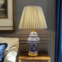 Bijouterie Top Élément Chinois Art Décoratif Bleu Et Blanc Porcelaine Base En Fer Tissu Abat-Jour Lampe De Table