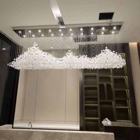 Grand lustre de plafond d'hôtel moderne pour salon Luminaire suspendu en cristal de couleur personnalisé Luminaire suspendu en cristal de couleur pour hall d'entrée