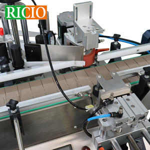 מכונת תיוג שולחנית ניידת לבקבוקי זכוכית, נייר ובקבוקים, חצי אוטומטית, אנכית, עם הדבקה עצמית, למזון, משקאות וקוסמטיקה, מתוצרת RICIO - Product Image 6