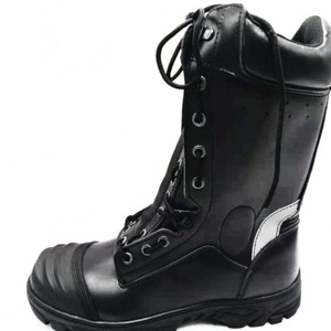 Bottes de pompier américaines résistantes au feu pour les secours d'urgence, équipement essentiel de protection des pieds - Product Image 1