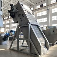 Unité de criblage automatique à courant d'entrée par gravité pour eaux usées, avec bande perforée, directement de l'usine