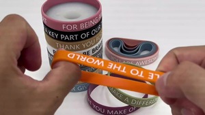 Pulsera de Silicona con Texto Motivacional, Brazalete de Goma con Logotipo Personalizado, Pedido al por Mayor OEM, Mensaje Inspirador, Uso Diario - Product Image 4