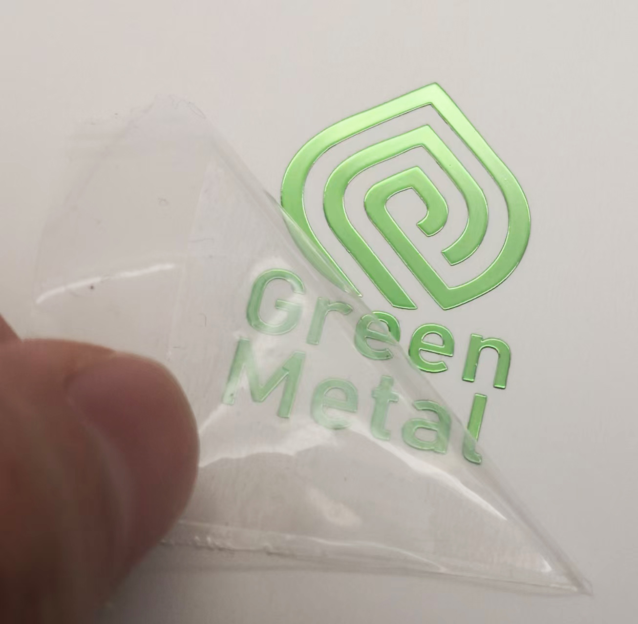 China Manufacturer's Custom Logo 3D Metal Nickel Label Bright Gold Thin Plating Transfer Sticker Adhesive Sticker for Cosmetic