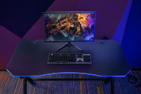 Bureau de jeu moderne noir en forme de X pour PC Échantillon gratuit Accessoires en bois et en métal pour le bureau