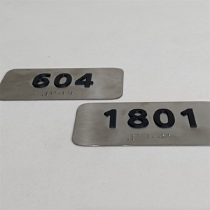 Letrero de Puerta de Habitación de Hotel con Número de Habitación en Braille ADA, Diseño Moderno en Metal, Personalizado con Placa de Número de Casa - Product Image 4