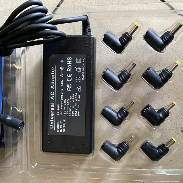 90W DC 15V/16V/18V/19V/20V/22V/24V Automatic Universal Laptop Adapter With 8 Dc Tips