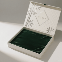 Boîte d'emballage rigide en carton pour vêtements Boîte à couvercle magnétique rigide avec logo personnalisé Boîtes cadeaux pliantes de luxe pour vêtements kimono