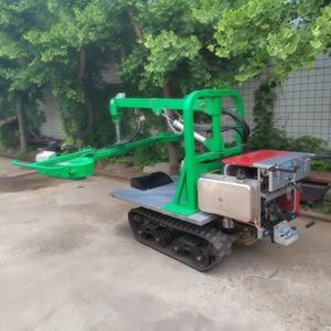 Vente chaude Secoueur d'oliviers multifonctionnel de type chenille Récolteuse automatique à vibrations pour la cueillette des <span class=keywords><strong>amandes</strong></span> et des noix - Product Image 4