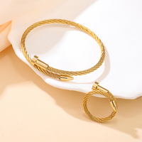 Brazalete con Tachuelas Estilo Cable, Inspirado en Instagram, Moderno, Chapado en Oro de 18k, Acero Inoxidable, No Pierde el Color, Unisex