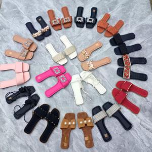 Sandalias de Mujer 2026, Sandalias Bordadas de Diseñador, Pantuflas de Mujer, Sandalias Planas de PU de Lujo, Elegantes y a la Moda para el Verano - Product Image 1