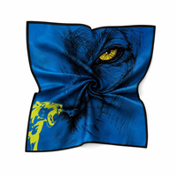 Écharpe carrée en soie à motif léopard bleu froid, foulard en satin premium pour homme, personnalisation du logo et emballage en gros acceptés