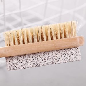 Brosse de douche longue pour pieds et corps en bois naturel avec pierre ponce et design épuré pour l'élimination des peaux mortes - Product Image 3