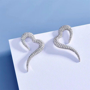 Orecchini a perno a cuore aperto, eleganti e minimalisti, da donna, alla moda, per uso quotidiano, idea regalo - Product Image 6