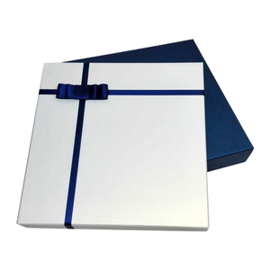 Factory Price Good Quality Cutom Made Color Size and Design Clothes Packing Shoulder Box Gift Box with Ribbon Recyclable Accept