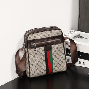 Borsa a <span class=keywords><strong>tracolla</strong></span> a <span class=keywords><strong>tracolla</strong></span> Casual alla moda da <span class=keywords><strong>uomo</strong></span> leggera in <span class=keywords><strong>pelle</strong></span> sintetica borsa per cellulare con cinturino largo - Product Image 1