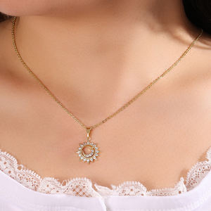 Collar con Colgante de Sol y Luna Rakol ZPN312 al por Mayor para Niñas, Joyería de Moda, Diseño de Lujo, Collares Chapados en Oro de 18K - Product Image 1