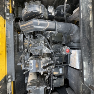 Excavatrice sur chenilles Komatsu PC450LC de 45 tonnes avec moteur Cummins, modèle 2024, pour projets d'infrastructure en milieu désertique à températures élevées - Product Image 2