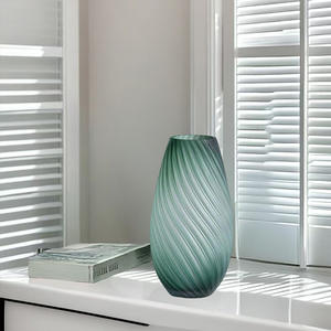 Porte-bougie, porte-cire, mini vase simple, petit vase classique, design de créateur, ornements de table à manger pour mariage, anniversaire, verre transparent - Product Image 4