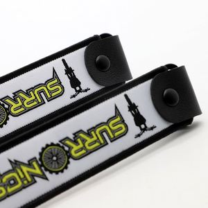 Porte-clés en cuir personnalisé en gros sur le thème du vélo avec mousqueton pour merchandising de marque cycliste - Product Image 4