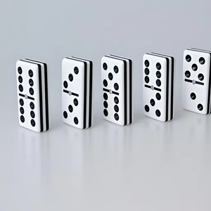 Juego de dominó acrílico Doble 6 seis personalizado de fábrica, negro, blanco, cinco capas, dominó acrílico, logotipo personalizado y paquete de juegos de mesa - Product Image 3