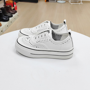 Zapatos de Mujer Perforados, Transpirables, Casuales, de Verano, Antideslizantes, con Suela de Goma, Tallas 35-40, Blancos, Logotipo Personalizado OEM, Venta al Por Mayor - Product Image 4