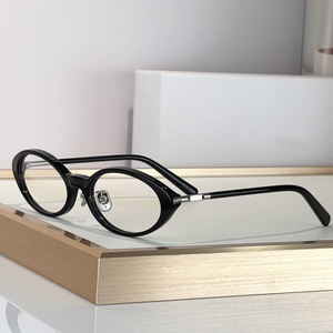 Gafas de Diseño de Alta Calidad para Mujer con Almohadillas Nasales Ajustables, Lentes con Protección Contra la Luz Azul, Estilo Universitario - Product Image 5