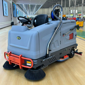 Macchina Industriale Funzionale per Spazzare e Lavare Pavimenti, Spazzatrice Stradale con Operatore a Bordo, Attrezzatura per Pulizia Pavimenti per Grandi Fabbriche e Aziende - Product Image 5