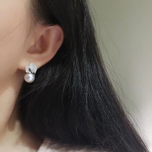 Orecchini a Perno a Forma di Foglia Delicata per Donne, Aspetto Perla, Eleganti Gioielli per Orecchie alla Moda - Product Image 3