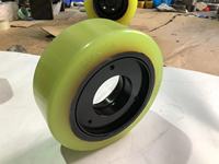 Roue de charge avant pour chariot élévateur NICHIYU 2.0-2.5 tonnes, 267x135 mm, pneu en polyuréthane PU massif avec bande en acier pressée