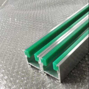 <span class=keywords><strong>Uhmw</strong></span> Nhựa Băng Tải Chuỗi Băng Tải Bảo Vệ Đường Sắt Chuỗi Con Lăn Nhựa Chuỗi Đường Sắt Theo Dõi - Product Image 1