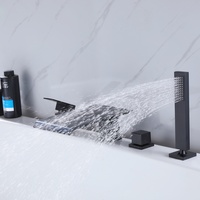 Robinet de baignoire noir mat de style romain à 4 trous avec bec cascade rectangulaire ultra-large, levier carré et inverseur carré pour douche à barre carrée