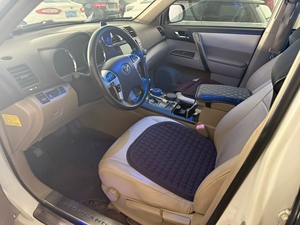 Toyota <span class=keywords><strong>Highlander</strong></span> 2.7 Turbo AWD <span class=keywords><strong>5</strong></span> Sièges Intérieur Sombre Régulateur de Vitesse Adaptatif Conduite à Gauche Caméra Arrière 190 000 km Véhicule d'Occasion (2010) - Product Image 4