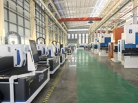 Machine de découpe laser à fibre CNC 3015 6000W à table unique |   Coupe-métal de haute précision pour l'acier inoxydable/l'acier au carbone/l'aluminium