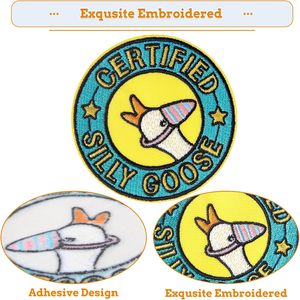 ได้รับการรับรองเหล็กห่านโง่บนแพทช์กลมที่มีสีสันปักลายสำหรับกระเป๋า - Product Image 2