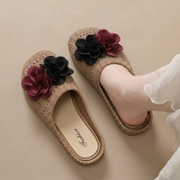 Mules tissées uniques pour femmes, en PVC, à bout fermé et découpées, respirantes, style français doux, chaussures plates décontractées d'été pour la plage