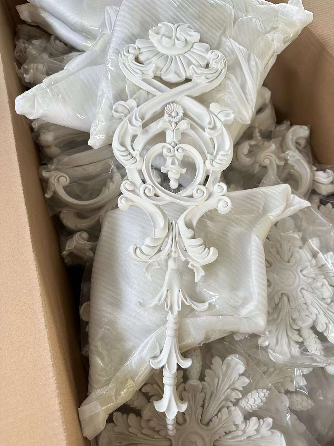 Wood Scroll Appliques 1Pc Multi-Type Wood Carved Decal Corner Long Onlay  Applique Unpainted Door Furni Wood Carved Applique, image size:1080x1440