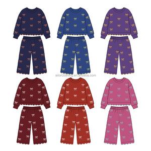 Ensemble sweat-shirt brodé avec nœud pour filles, haut à ourlet festonné et pantalon large, tenue pour enfants, couleur et taille personnalisables - Product Image 2