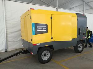 Compresseur d'air industriel Atlas Copco V900 à vis, diesel, portable, haute pression, lubrifié, refroidi par air, pour l'exploitation minière et le forage - Product Image 2